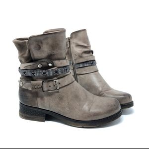 Giaicode Greece Chelsea Leather Strappy Ankle Boot
